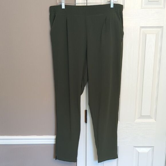 Outdoor Research Pants - Women's Outdoor Research Ferrosi Transit Dark Green Ankle Pants